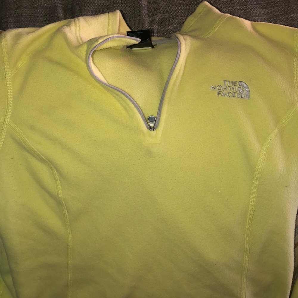 North face pull over